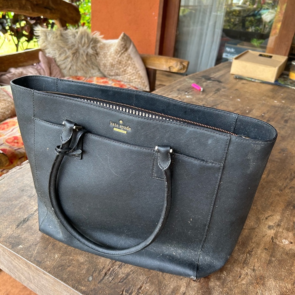 Black Kate spade bag